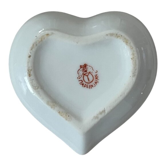 Vintage Japan Heart-Shaped Porcelain Trinket Box – Blue Floral with Gold Trim – - Picture 10 of 10